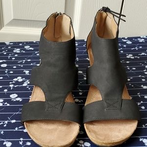 Adrienne Vittadini shoes